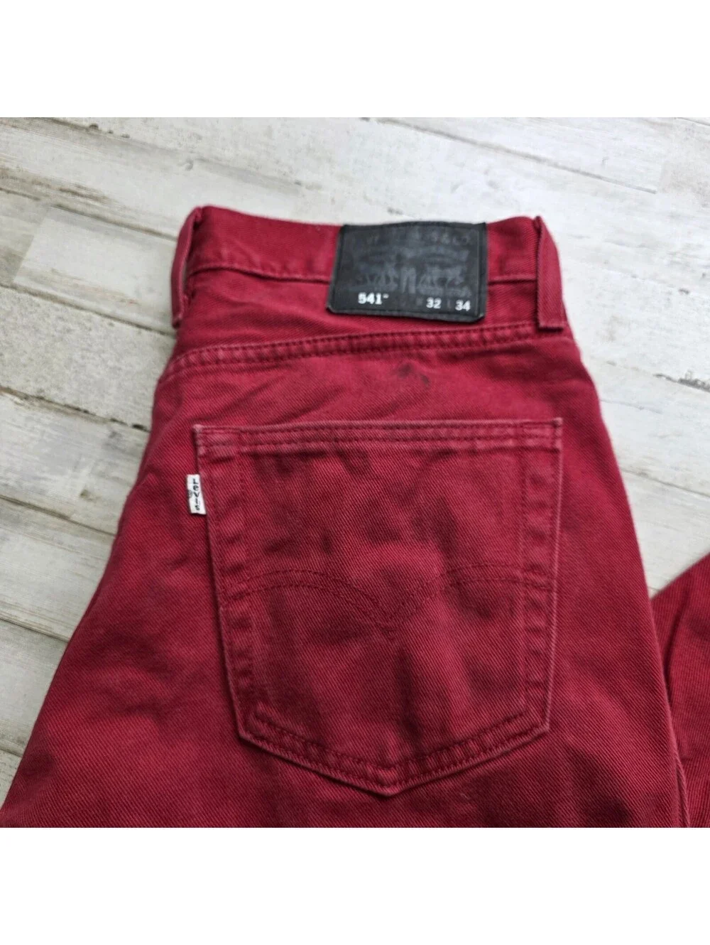 Levis Jeans Men 32x34 (ACTUAL 32x32) Red 541 Athletic Taper Cotton Denim